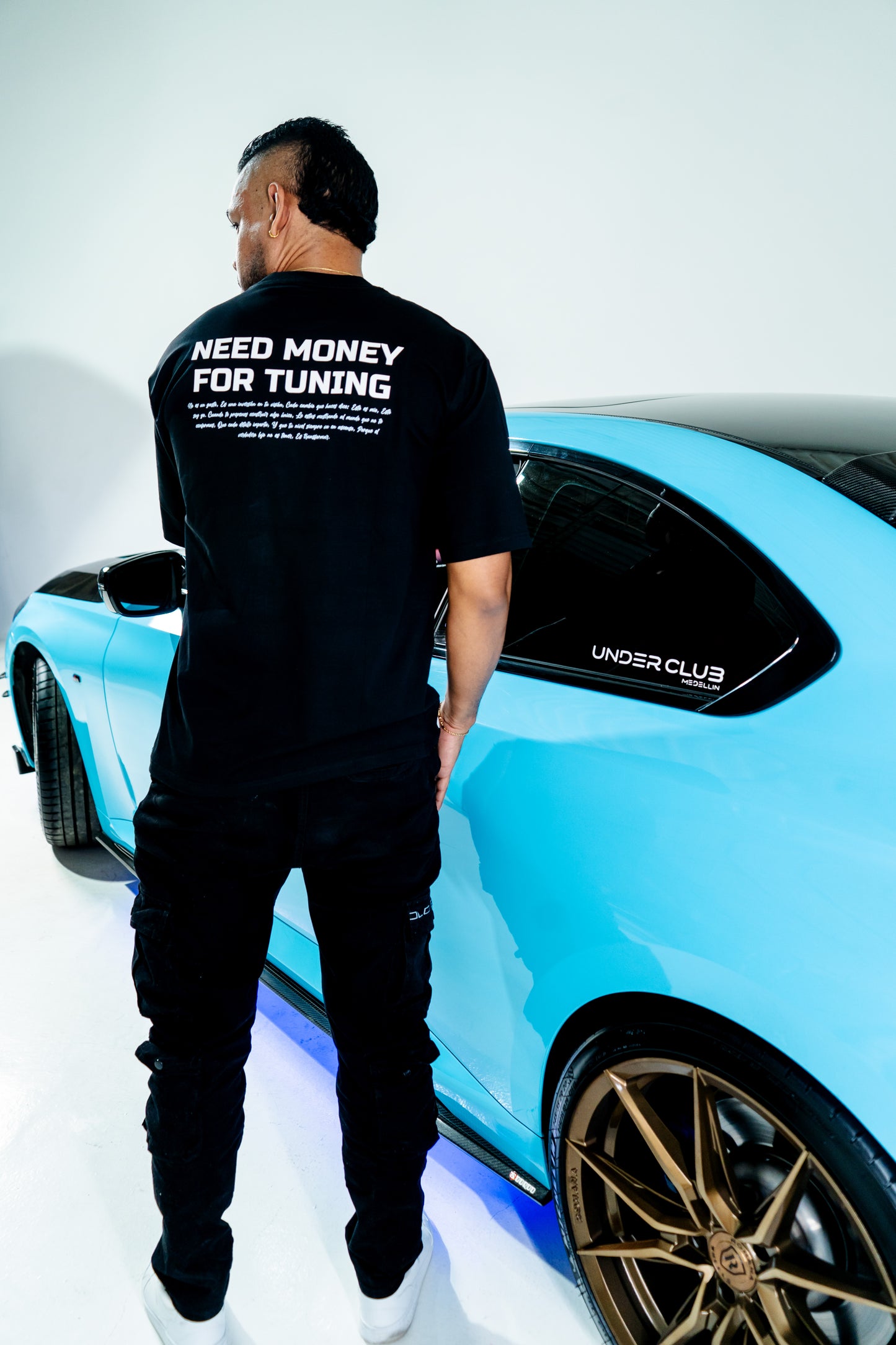 CAMISETA UNDER NEED MONEY